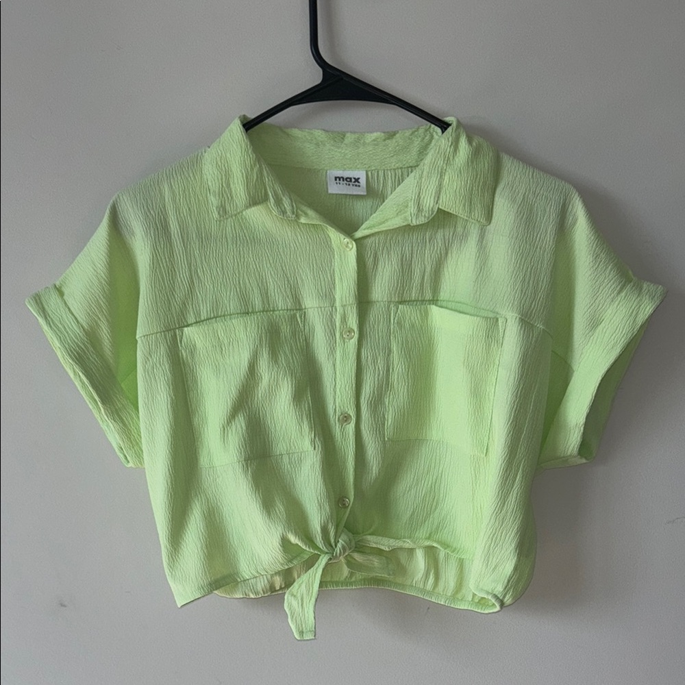Green Cuffed Sleeve Crop Top with Notched Collar
